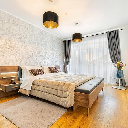 The Wolf Residence Braşov Extérieur photo